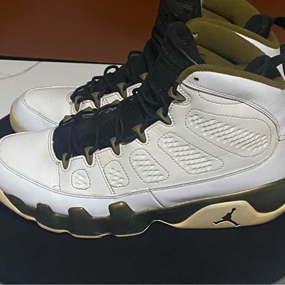 Air Jordan 9 Retro 2015 EUC - Picture 4 of 8